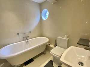 Family Bathroom- click for photo gallery